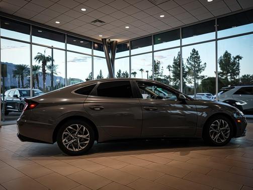 2022 Hyundai SONATA SEL