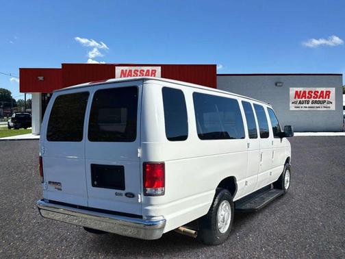 2014 Ford E350 Super Duty XLT