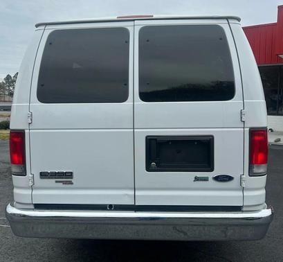 2014 Ford E350 Super Duty XLT