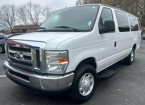 2014 Ford E350 Super Duty XLT