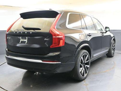 Onyx Black Metallic 2024 Volvo XC90 B6 Ultimate Bright Theme 7-Seater