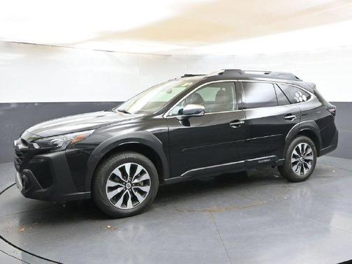 Crystal Black Silica 2024 Subaru Outback Touring