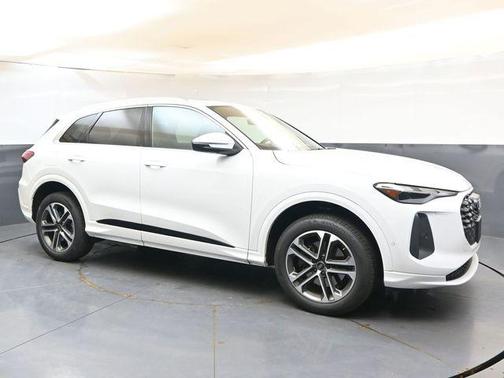 Arkona White 2025 Audi Q5 2.0T quattro Premium