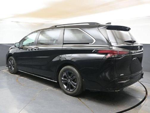 Midnight Black Metallic 2024 Toyota Sienna XSE 7 Passenger