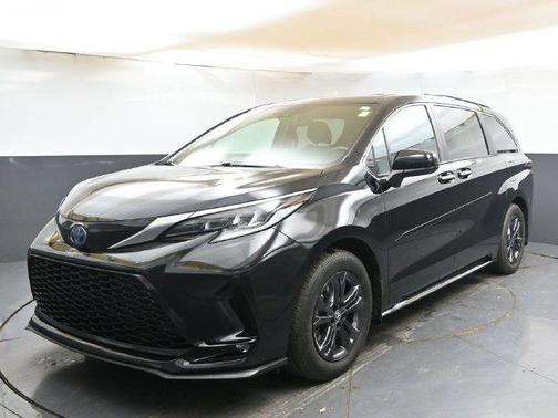 Midnight Black Metallic 2024 Toyota Sienna XSE 7 Passenger