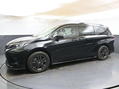 Midnight Black Metallic 2024 Toyota Sienna XSE 7 Passenger