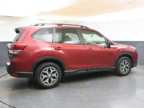 Crimson Red Pearl 2023 Subaru Forester 2.5i Premium
