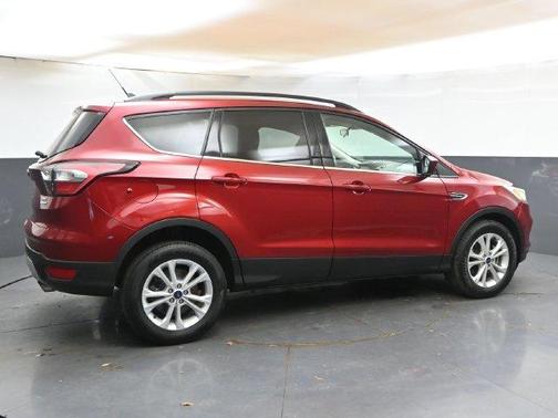Ruby Red Metallic 2018 Ford Escape SE
