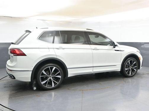 Opal White Pearl Effect 2024 Volkswagen Tiguan 2.0T SEL R-Line