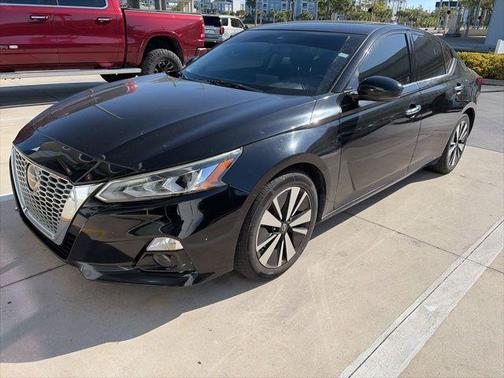 Super Black Clearcoat 2019 Nissan Altima 2.5 SL