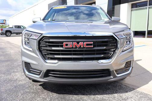 Sterling Metallic 2023 GMC Terrain SLE