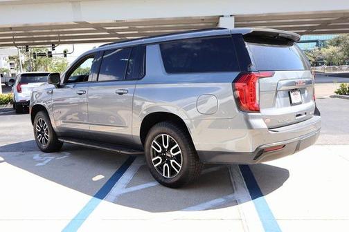 2021 GMC Yukon XL 4WD AT4