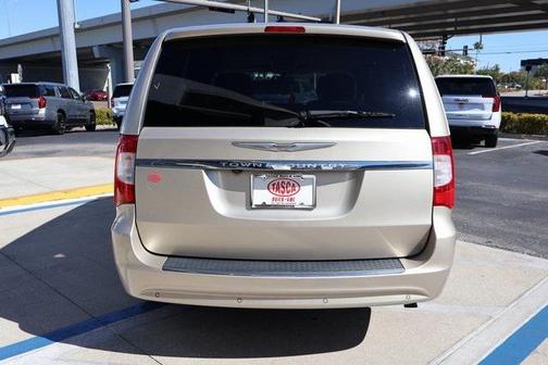 2015 Chrysler Town & Country Touring-L