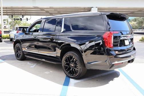 2022 GMC Yukon XL SLT