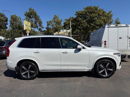 2017 Volvo XC90 T6 R-Design
