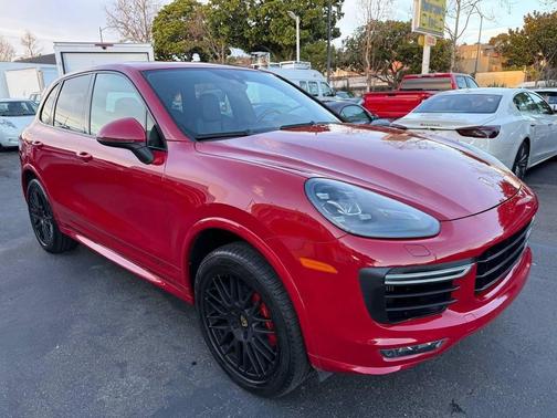 2016 Porsche Cayenne GTS