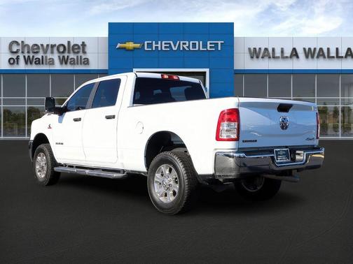 Bright White Clearcoat 2024 RAM 2500 Big Horn