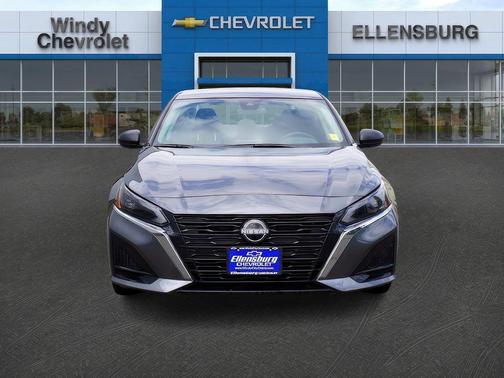 Gun Metallic 2025 Nissan Altima SV