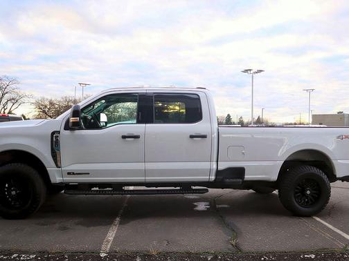 Oxford White 2024 Ford F-350 XLT