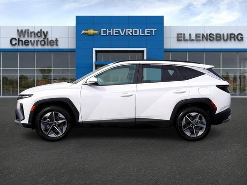 Serenity White Pearl 2025 Hyundai TUCSON SEL Convenience