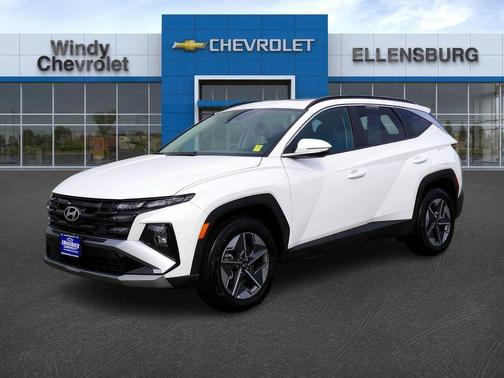 Serenity White Pearl 2025 Hyundai TUCSON SEL Convenience