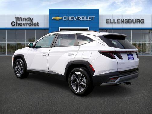 Serenity White Pearl 2025 Hyundai TUCSON SEL Convenience