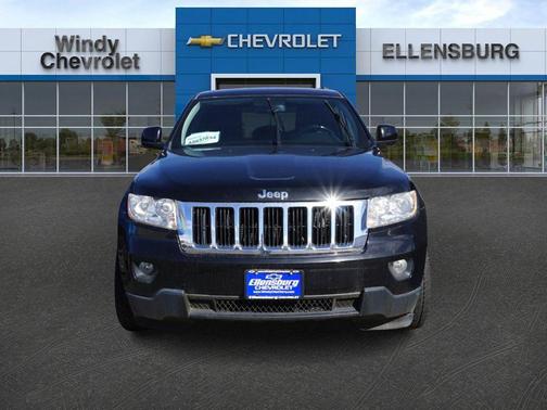 Brilliant Black Crystal Pearlcoat 2011 Jeep Grand Cherokee Laredo