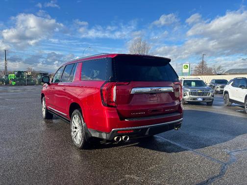 2023 GMC Yukon XL Denali