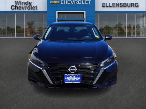 Black 2025 Nissan Altima SV