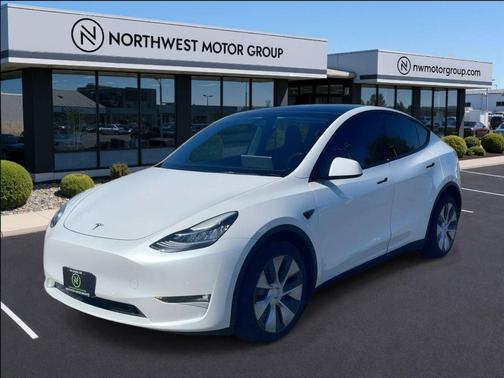 Pearl White Multi 2022 Tesla Model Y Long Range