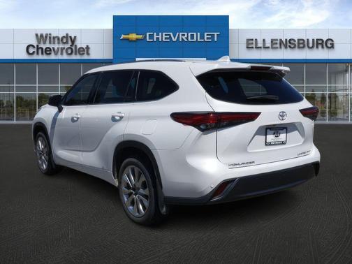 2022 Toyota Highlander Limited
