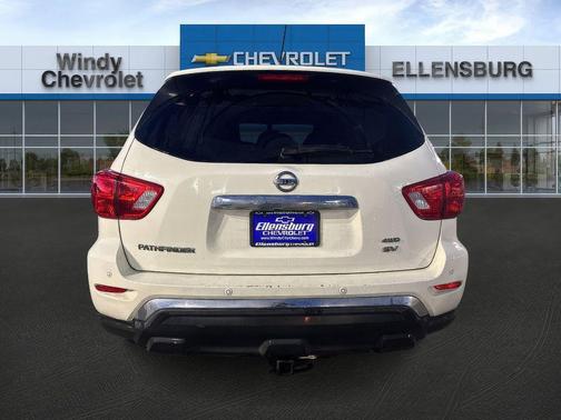 2017 Nissan Pathfinder SV