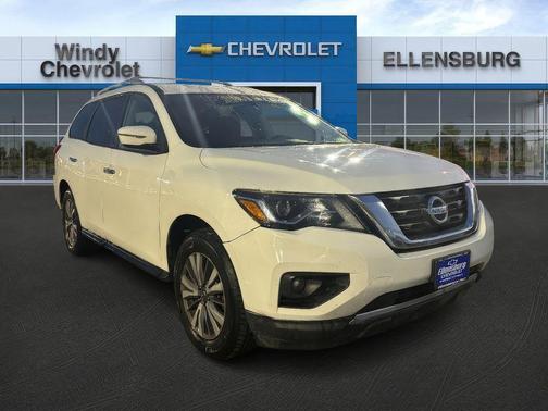 2017 Nissan Pathfinder SV