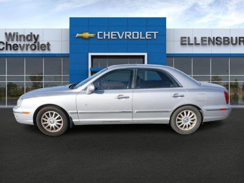 2004 Hyundai XG350 L