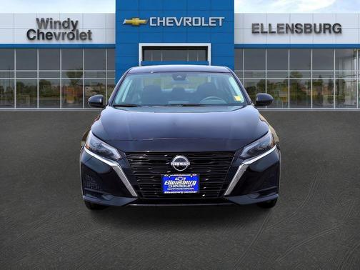 Black 2025 Nissan Altima SV