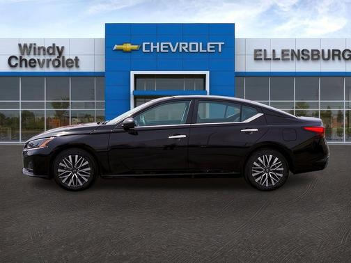 Black 2025 Nissan Altima SV