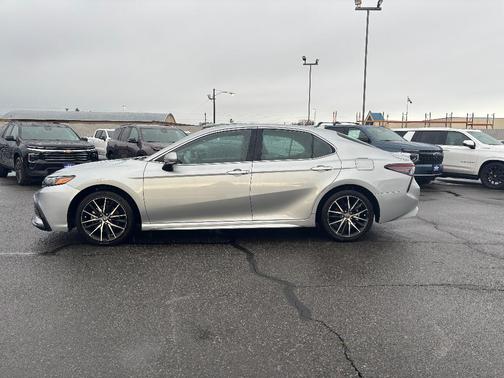 2023 Toyota Camry SE