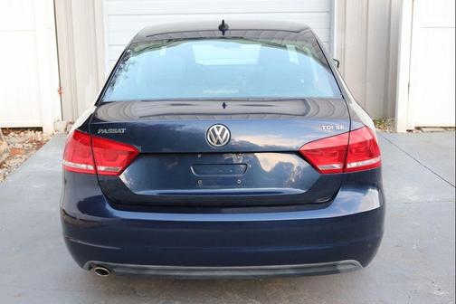 2013 Volkswagen Passat 2.0 TDI SE w/ Sunroof