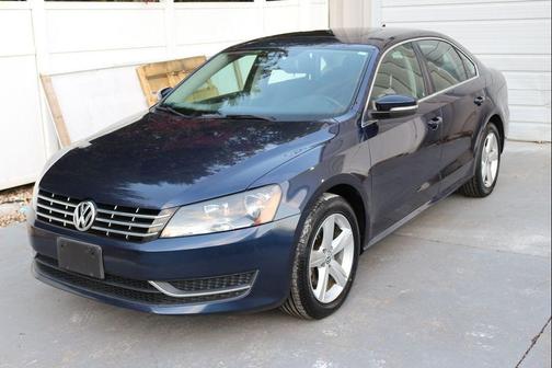 2013 Volkswagen Passat 2.0 TDI SE w/ Sunroof