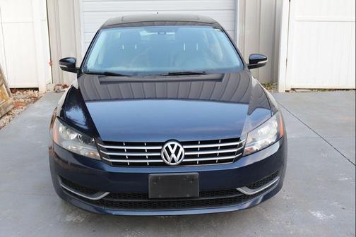 2013 Volkswagen Passat 2.0 TDI SE w/ Sunroof