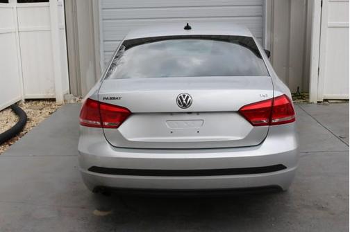 2015 Volkswagen Passat 1.8T Limited Edition