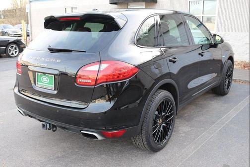 2014 Porsche Cayenne Platinum Edition