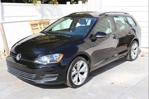 2016 Volkswagen Golf SportWagen TSI S 4-Door