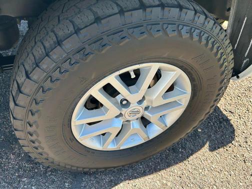2016 Nissan Frontier SV