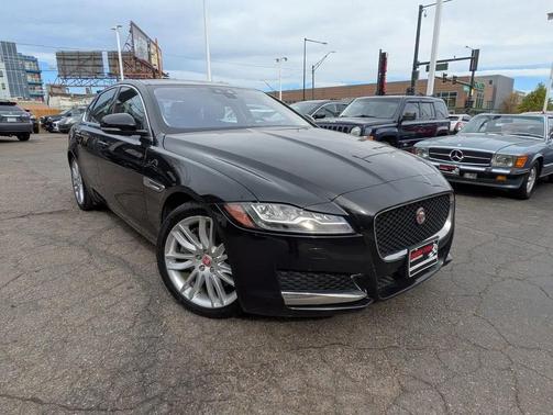 Black 2016 Jaguar XF 35t Prestige