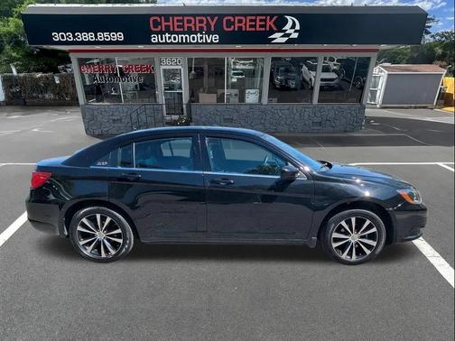 Black Clearcoat 2014 Chrysler 200 Limited