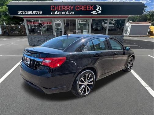 Black Clearcoat 2014 Chrysler 200 Limited