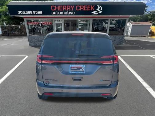 2022 Chrysler Pacifica Hybrid Touring L