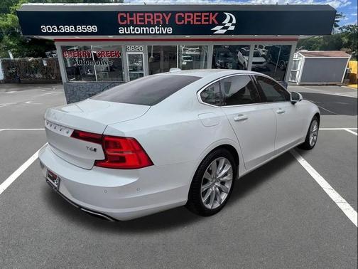 Crystal White Pearl 2017 Volvo S90 T6 Momentum