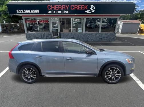 2017 Volvo V60 Cross Country T5